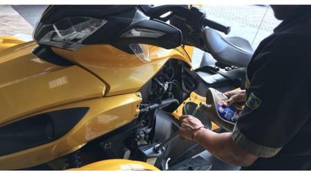 Manutenção de motocicleta